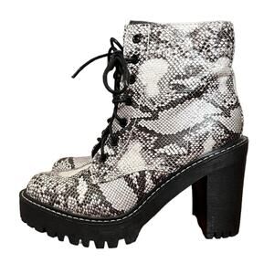 Madden Girl Archiee Snake Print Black Heeled Combat Boots Lace Up Chunky Size 8